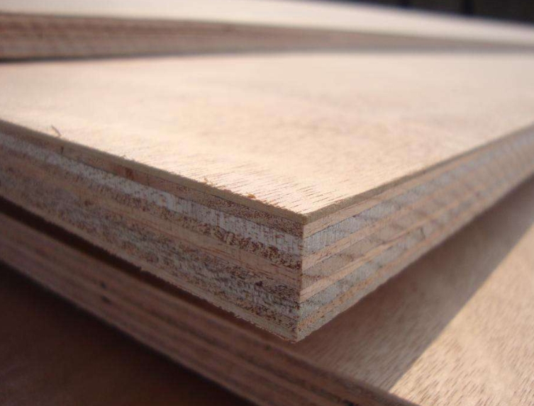 Multiplex, als een van de veelgebruikte materialen voor meubels en een van de drie belangrijkste soorten kunstborden, heeft een breed scala aan toepassingsscenario's.